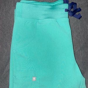 Figs Kade Cargo scrub pants